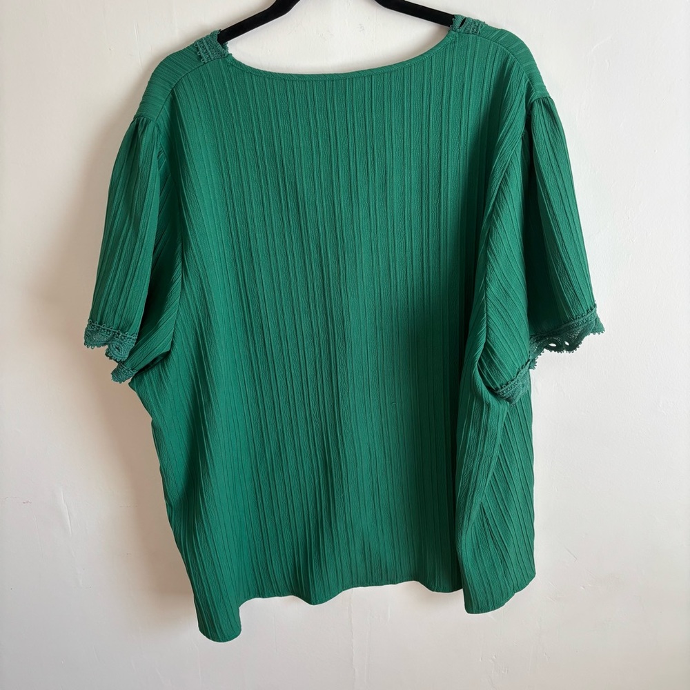 PLUS Green Blouse - Picture 2 of 5